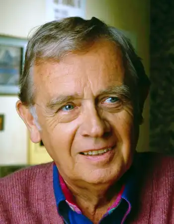 Warren Frost